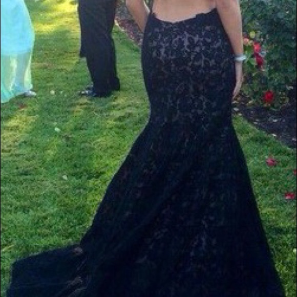 Black Backless Lace Mermaid Gown - Picture 4 of 4